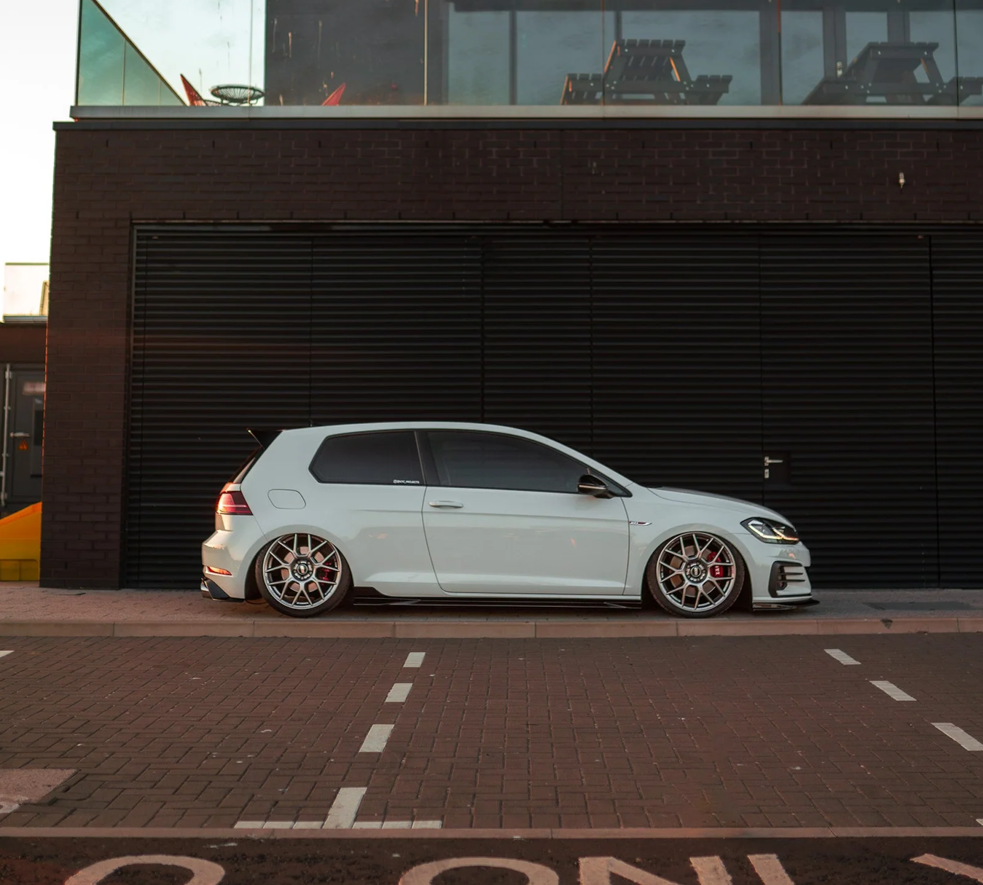 returns page background